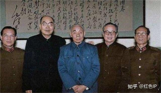 开国中将吴信泉一生孕育12个子女8个儿子4个女儿