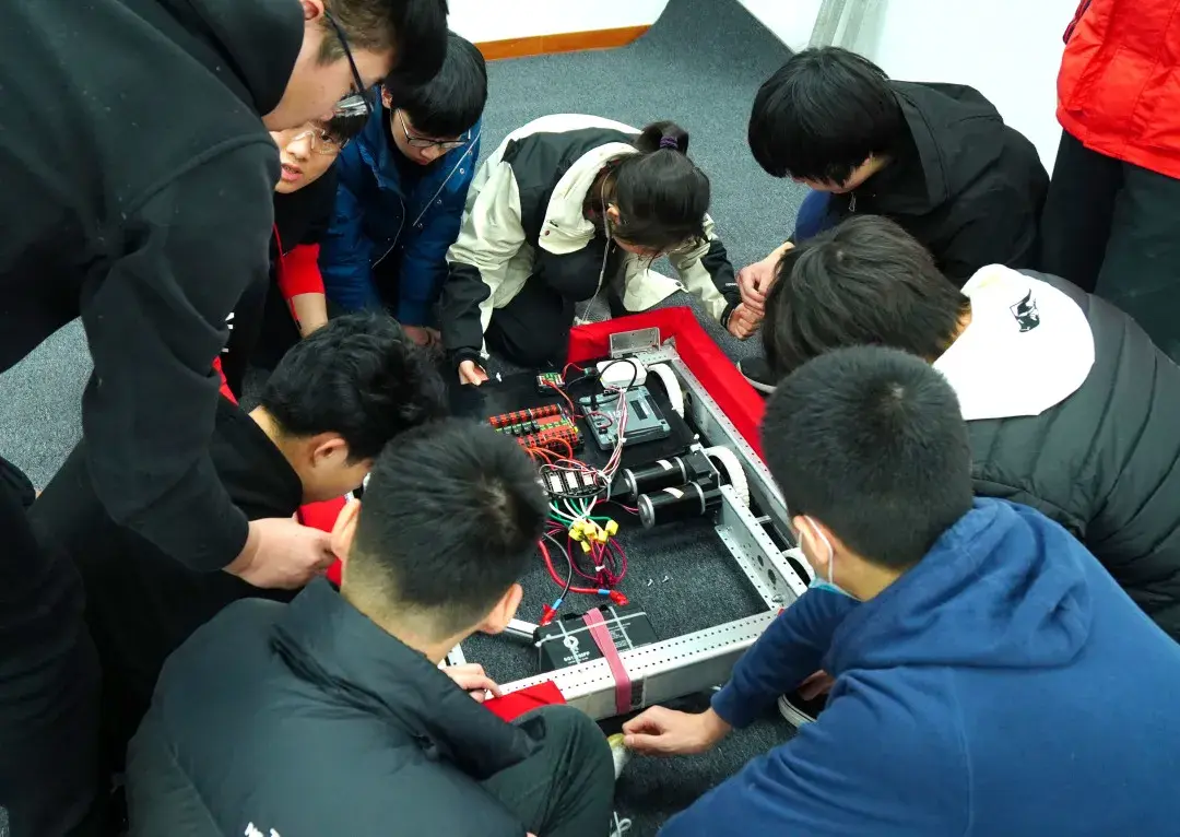 祝贺思楷学术frc8563kernels战队荣获frc2021赛季全球