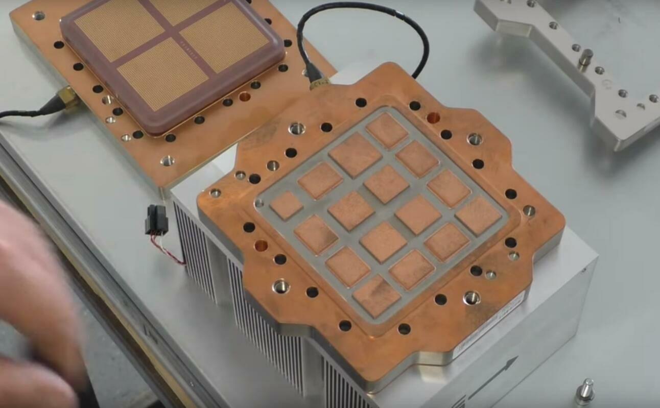 并不新鲜,看看ibm老服务器的cpu多大,如图:   显示全部