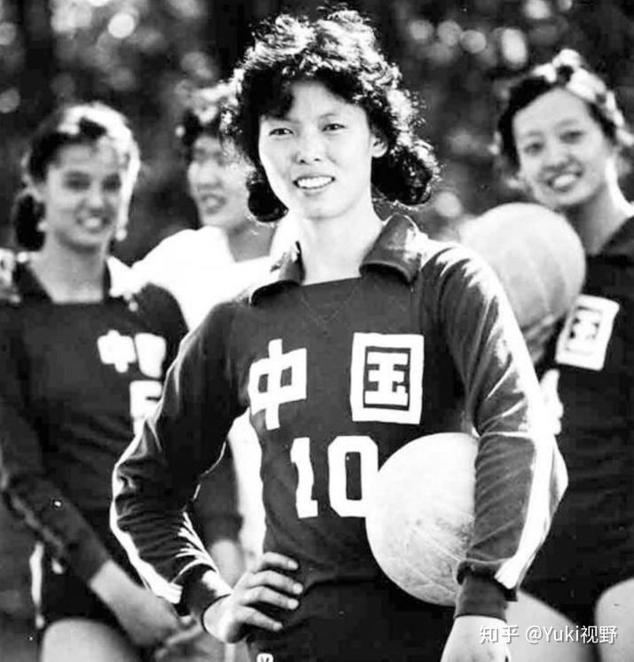看了《夺冠》,许多影迷都很怀念陈招娣,对老女排的功臣们肃然起敬.