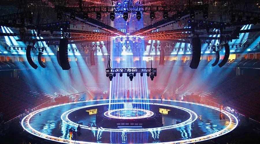 二,沉浸式"360°圆形舞台"