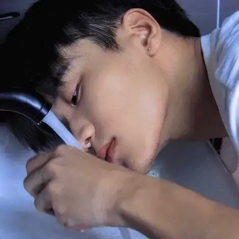 吸引人注意的头像男(精选16张)