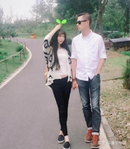 冻龄爸爸走红比女儿大25岁像情侣女儿澄清这是我亲爹