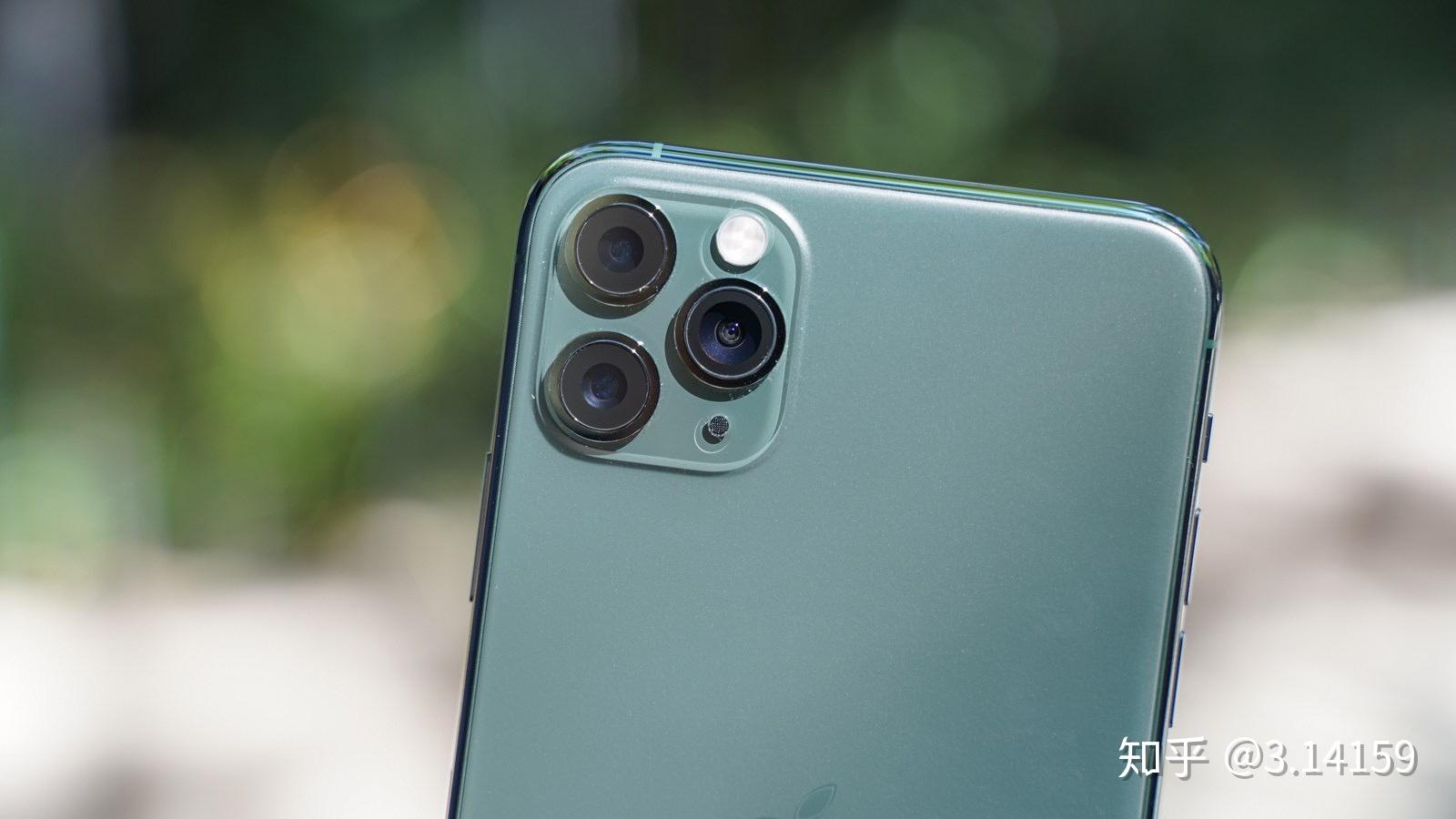 哪位亲亲 可以发张苹果11pro的那三个摄像头的真实照片?