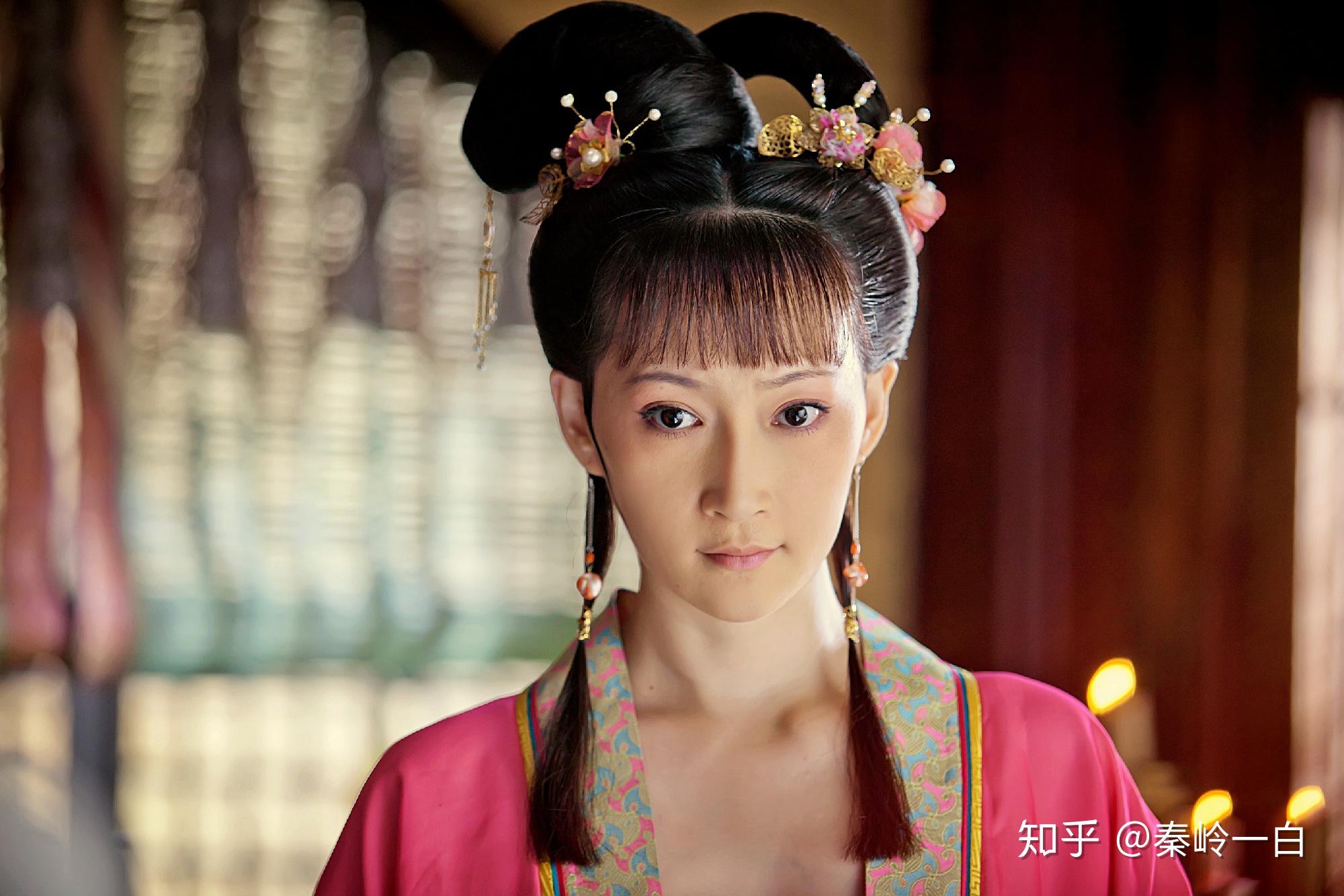 符皇后梨花带雨,柴宗训嬉戏玩闹,怎么看都像是国家级保护动物.