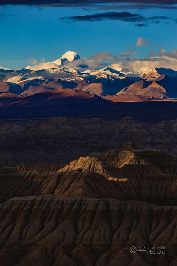 中印边境的卡美特峰,海拔7756米.