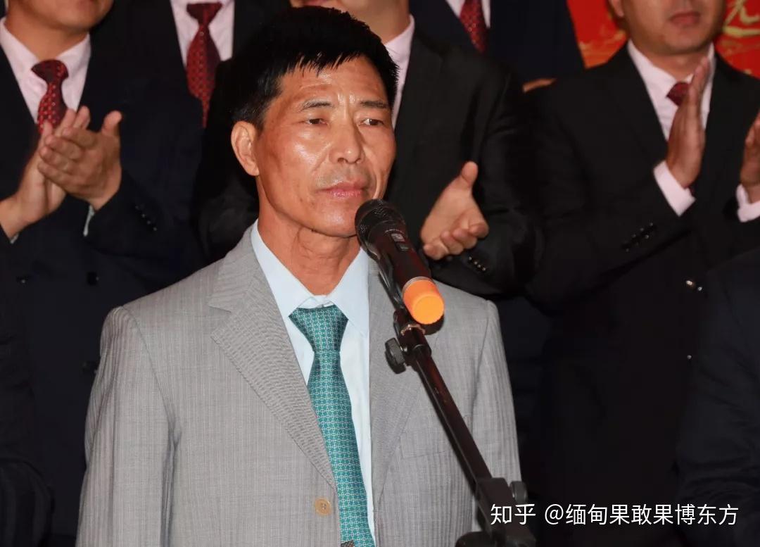 刘正祥董事长在晚宴上向所有到场嘉宾朋友,全体员工以及家属致以美好