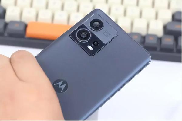 第三款:摩托罗拉 s30 pro