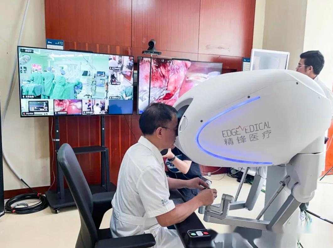 解放军总医院：精锋®机器人助力3000公里超远程手术 - 知乎