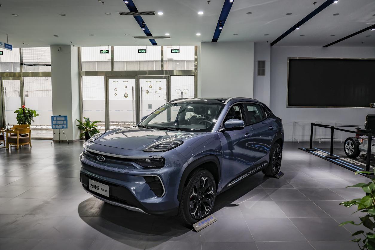 动力方面,2022款奇瑞大蚂蚁升级到150kw的电机驱动,后置后驱,峰值扭矩