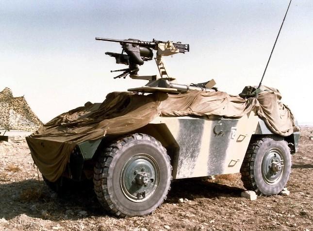 M8型轮式侦察车图片