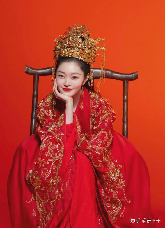 宋轶的专业演技逐渐赢得演艺圈认可,随后她和郭德纲之子郭麒麟搭档