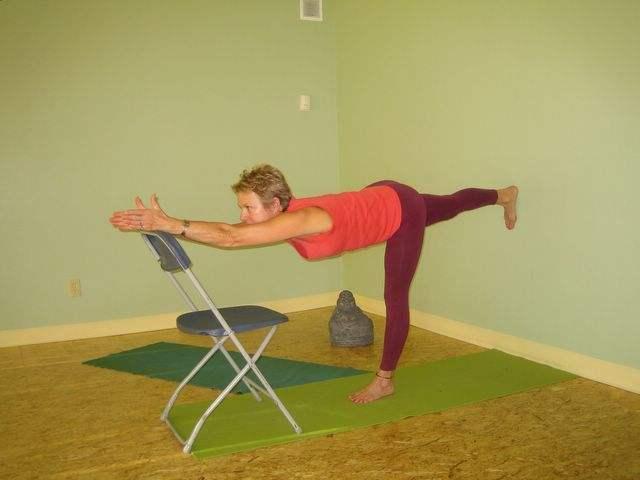 瑜伽体式精讲战士三式