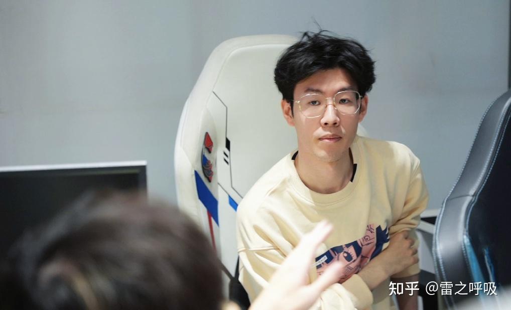 雷竞技资讯晋级微博杯决赛小虎采访报队名险口误说成rng