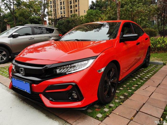 红色思域真的挺适合上镜