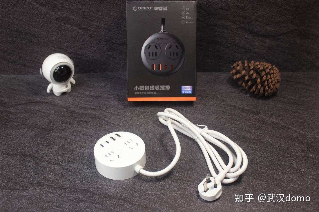 小巧全能,磁吸便携!奥睿科小磁包插排实测:桌面出行用电刚需好物