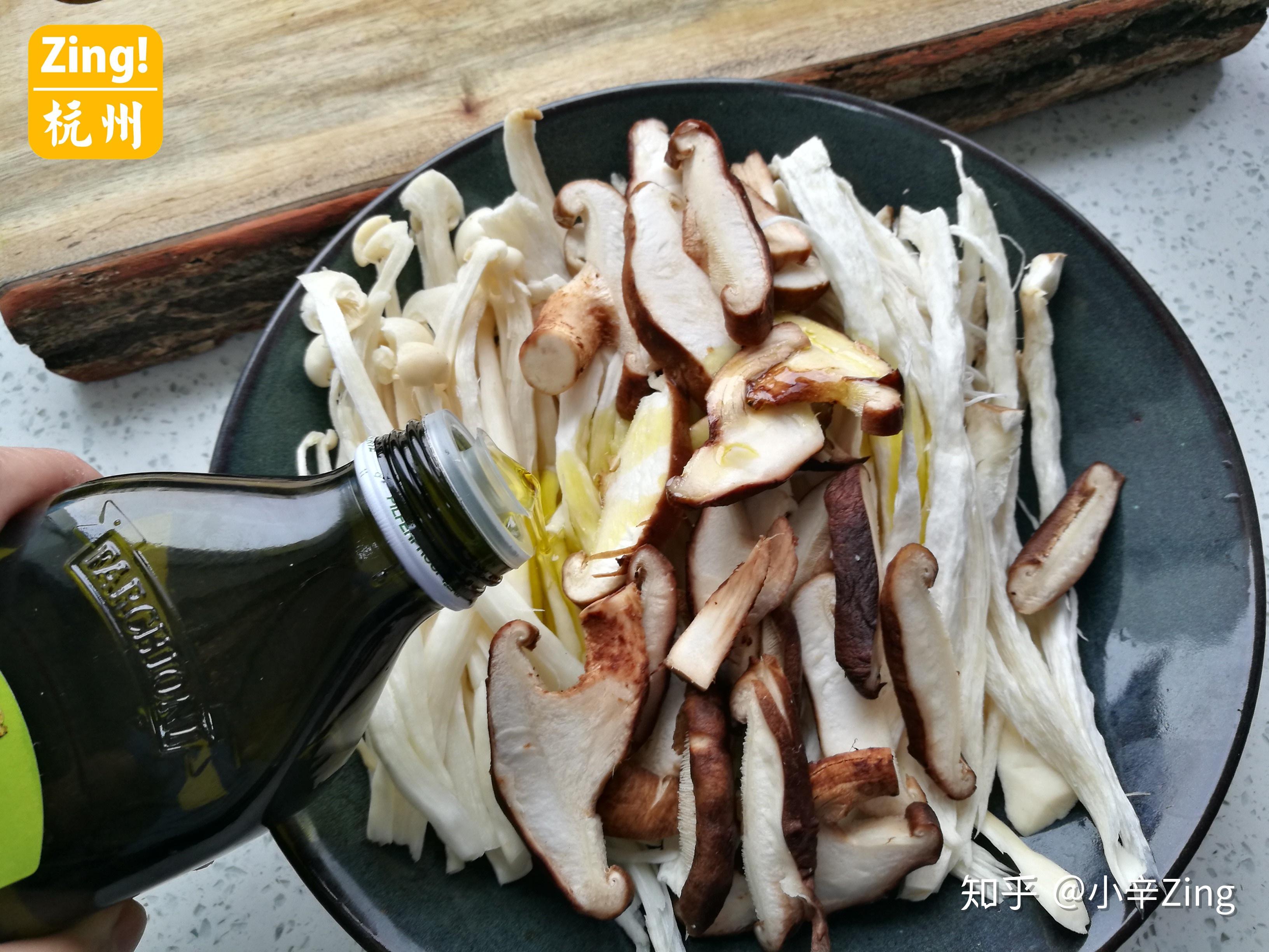 蘑菇怎样做好吃,炒蘑菇,好吃的小吃_大山谷图库