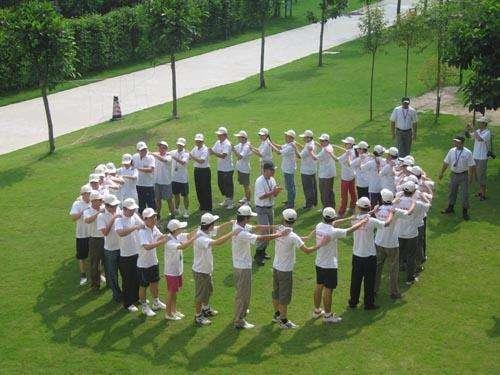 提供量身定做的方案策划,为您打造值得信赖的专业拓展培训