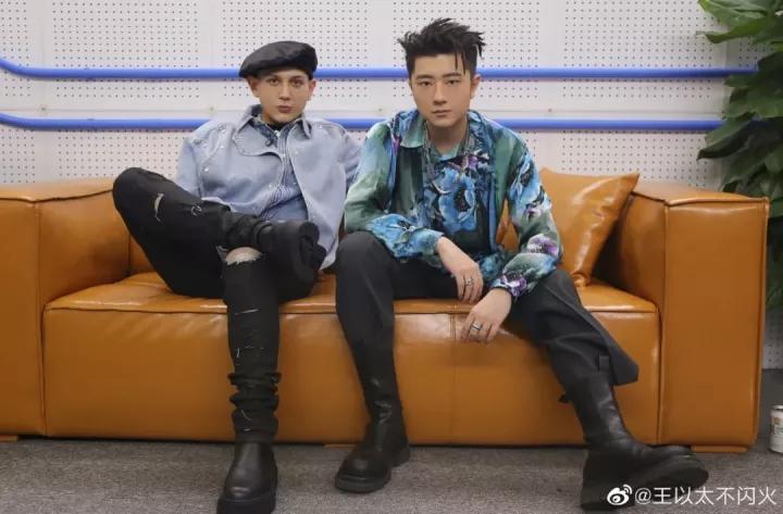 王以太和艾热新专听完后第一反应是“就那么回事”,最后却给出了纸聊新专系列最高评分 - 知乎