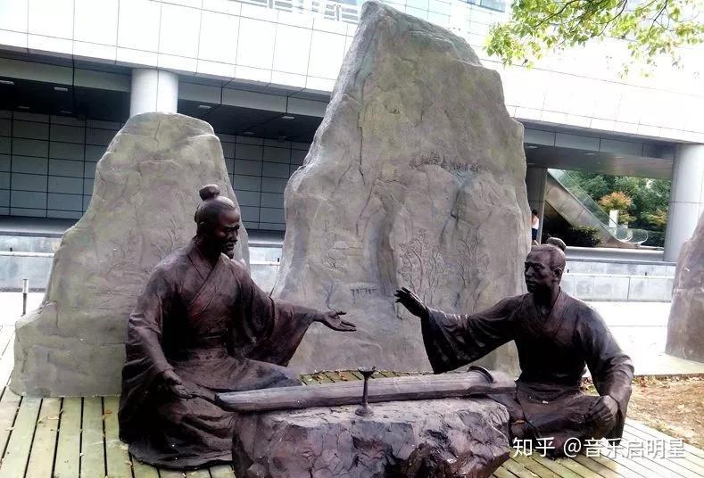 知音一词来源于俞伯牙与钟子期的故事,相传俞伯牙善鼓琴,钟子期善听琴