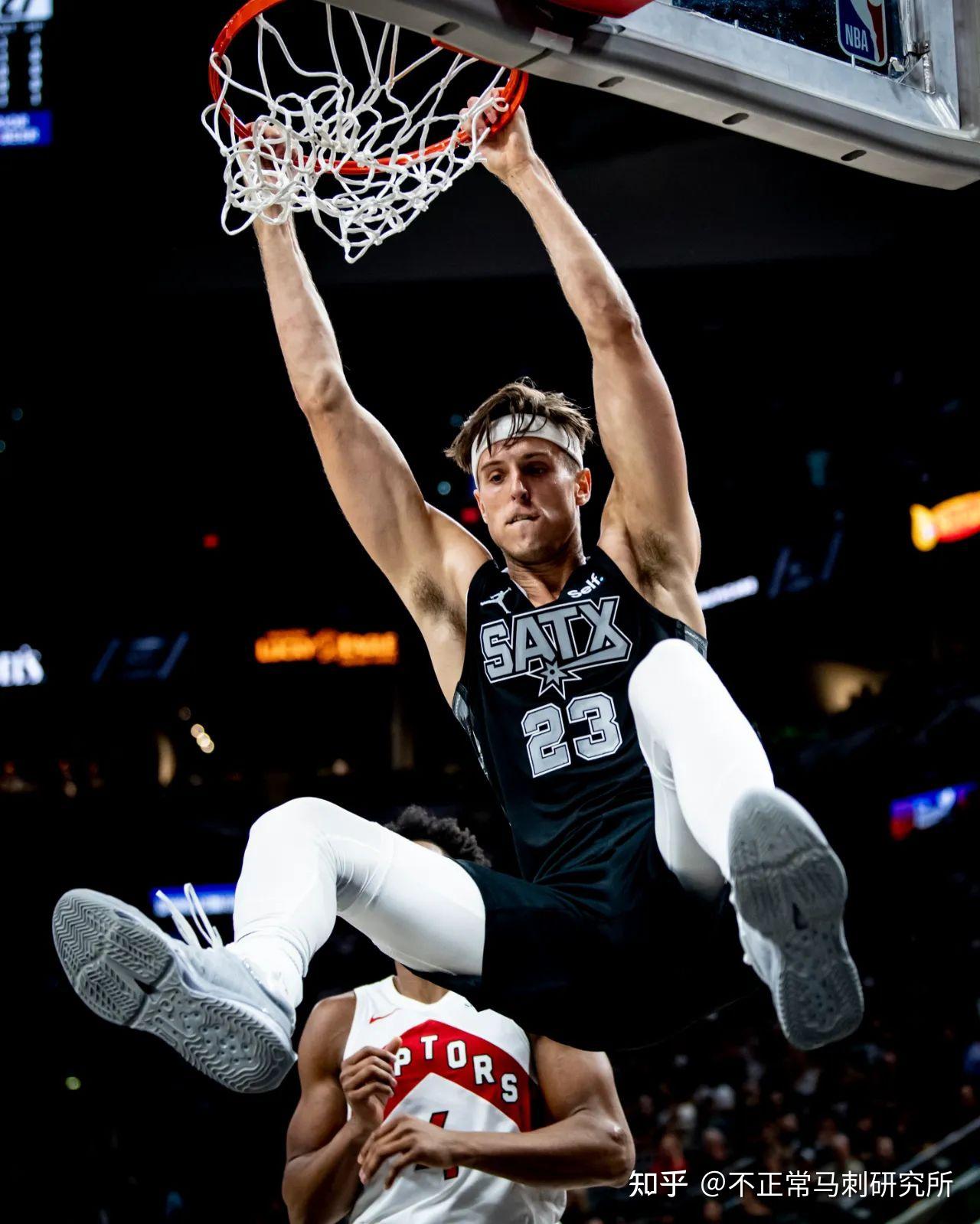 扎克·柯林斯:又当爹又当妈的——我太累了! - 知乎