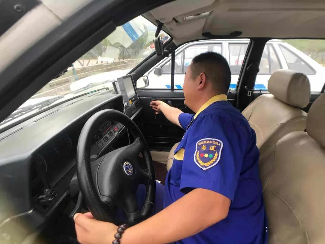 驾校教练说漏嘴这6个科二作弊技巧是考官也不敢说的秘密