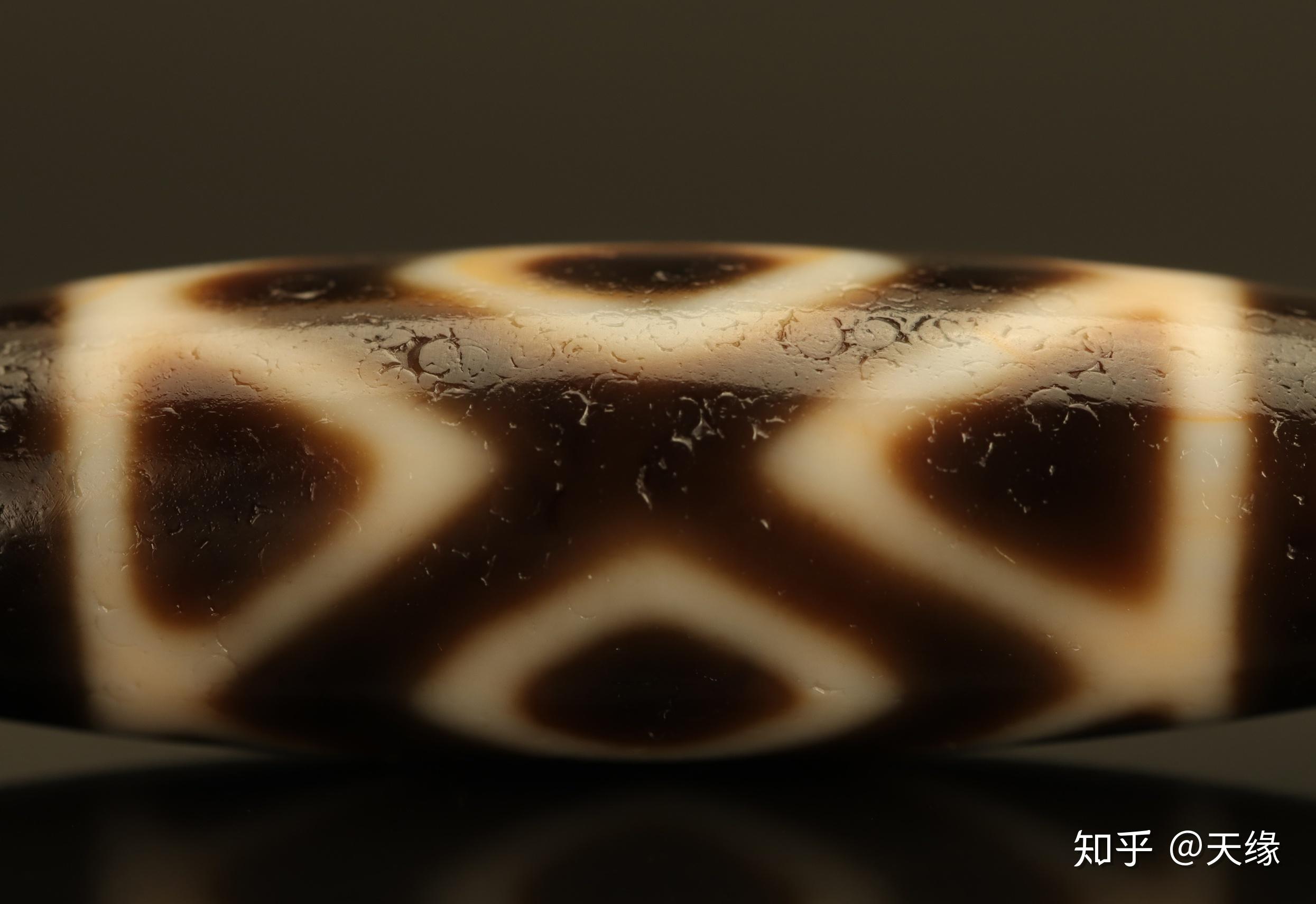 三眼天珠,寓意福禄寿三宝加护,保佑平安健康.作者67天缘