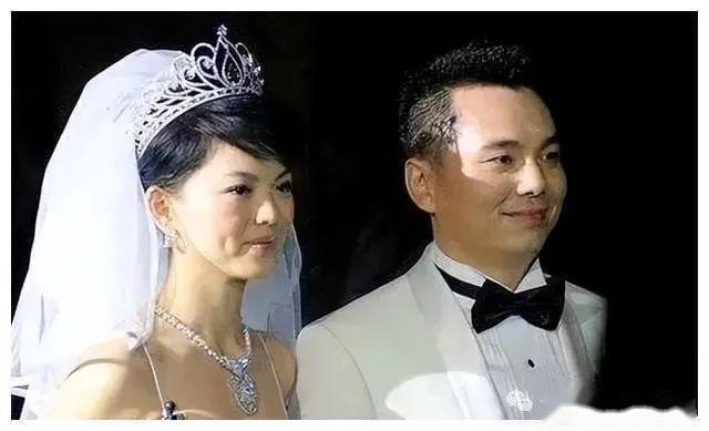 秦海璐巨婴症儿子已经9岁,见到他长相后,网友称呼有些意外