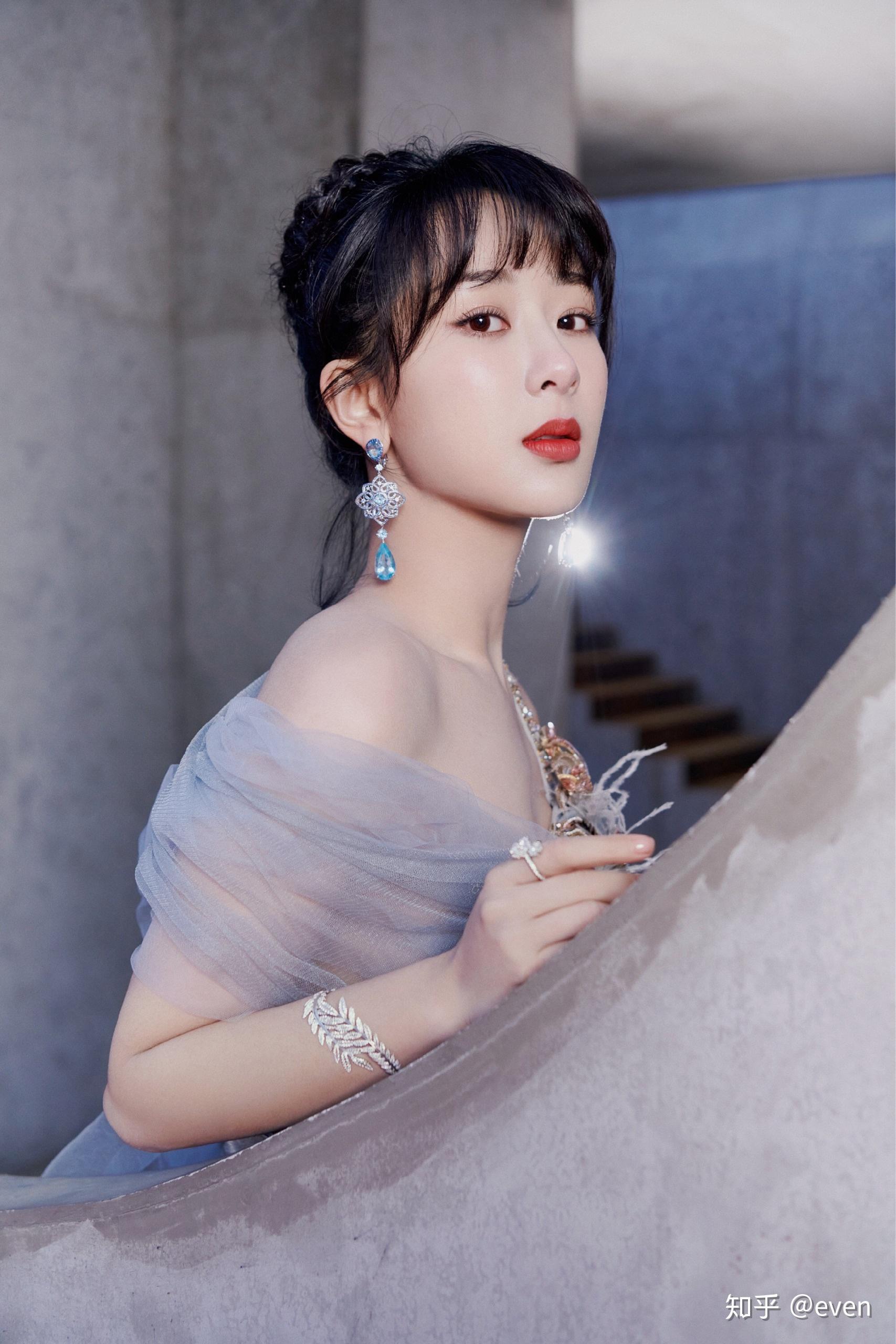 如何看待微博之夜女明星的礼服造型