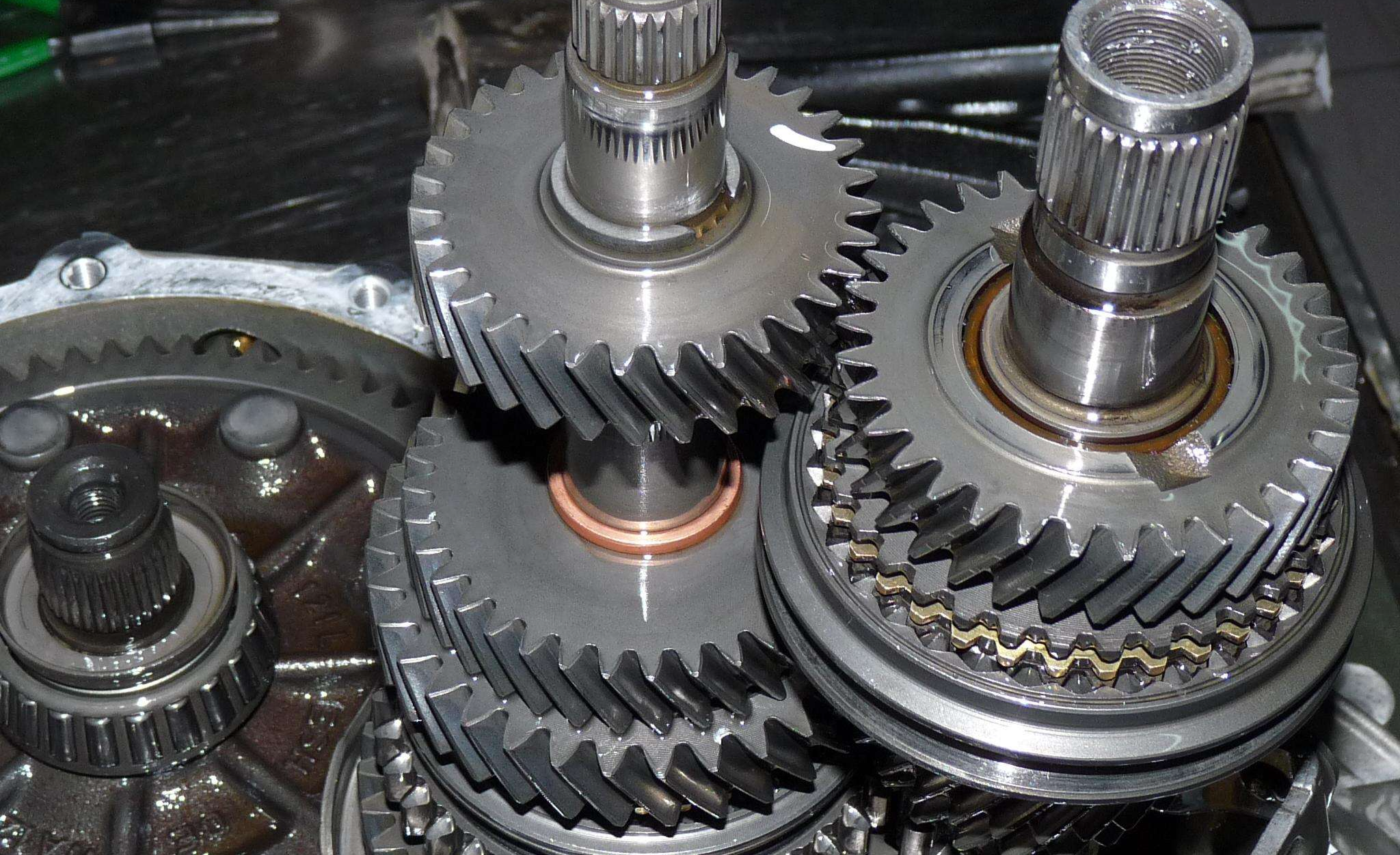 自行车为啥用的是链传动而不是用齿轮传动和带联动?联动方式详解