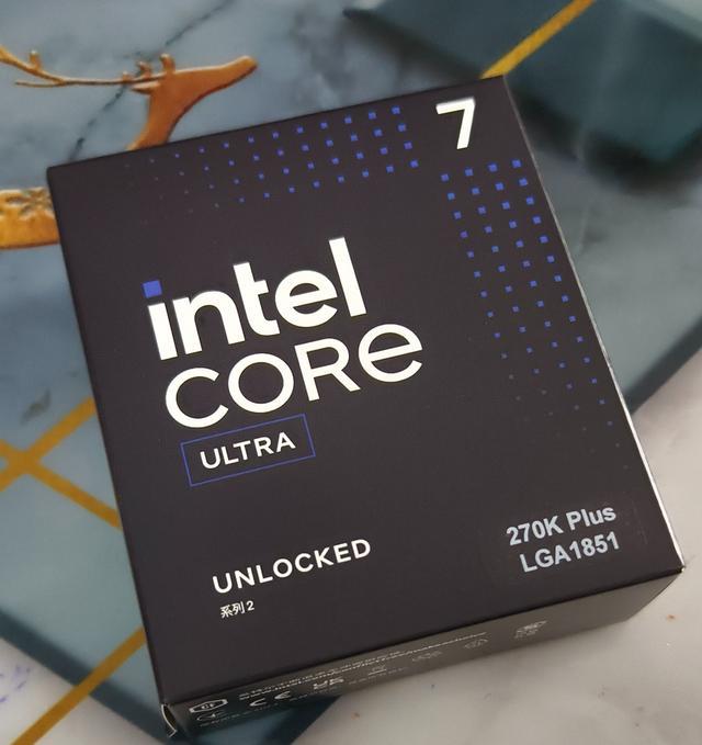 内存涨价别硬扛!270K Plus对比7800X3D,全能U才是装机的终极答案