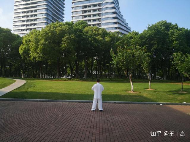 什么是精神层面的富足 v2-70015fc112da0af8a2cdf6a94315372d_r.jpg