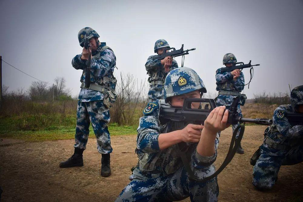 空降兵小哥哥的青春岁月都在这8小里