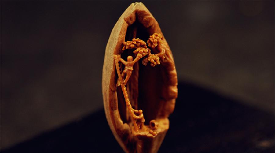 我的微雕作品摘果子请欣赏