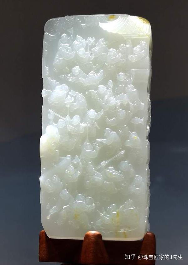 和田玉,翡翠等贵重玉材难觅精品,在天工奖上已经较少见到大件的和田玉