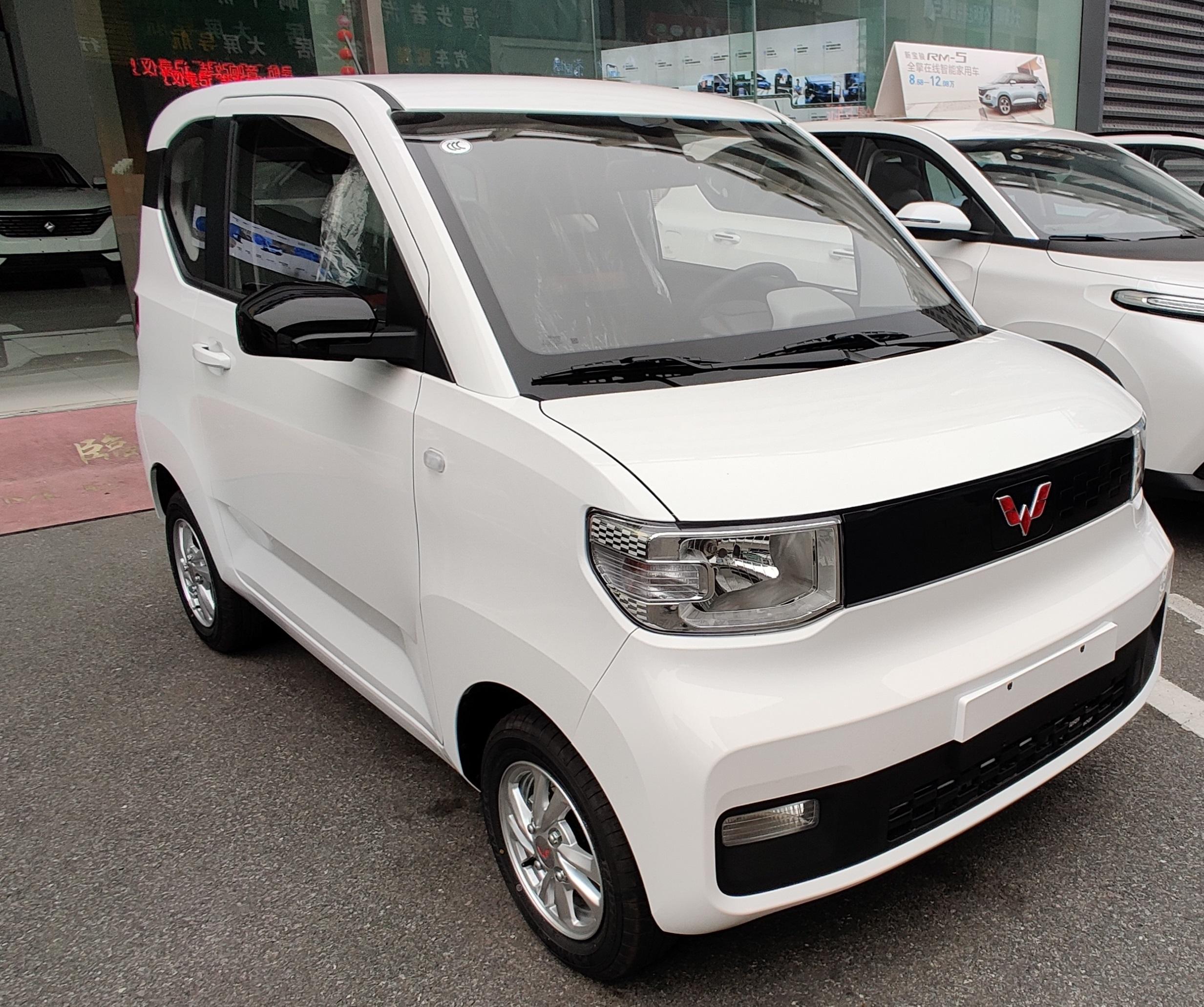 体验五菱miniev高品质老头乐