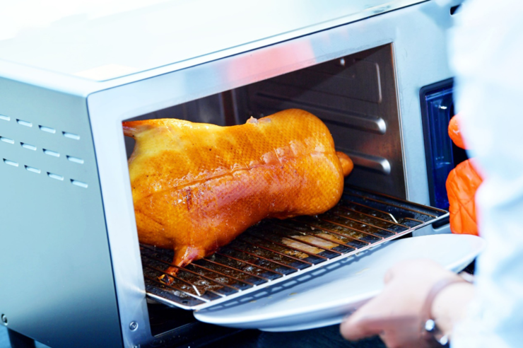 家用烤箱如何做出一只地道的北京烤鸭?