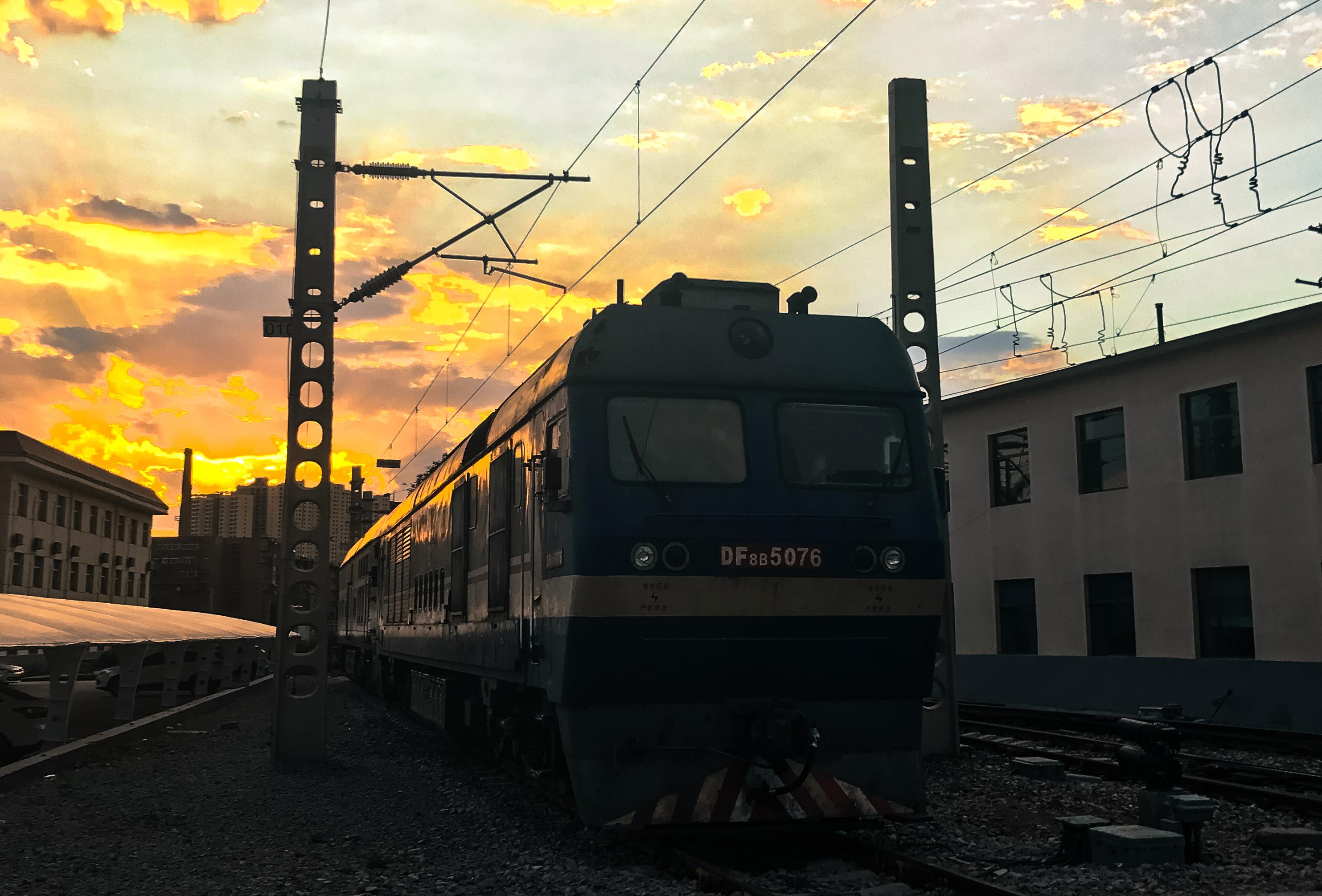 到机务段里散散心-青藏宁段 - 知乎