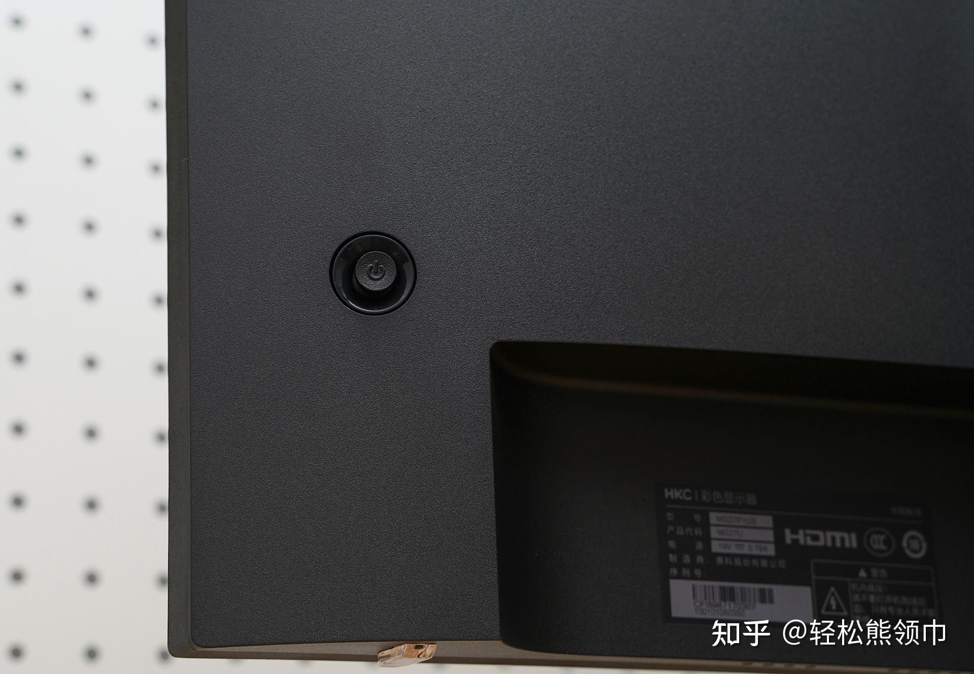 一个显示屏多个接口在目前已经是常态,这显示器配备hdmi2.1*2 dp1.