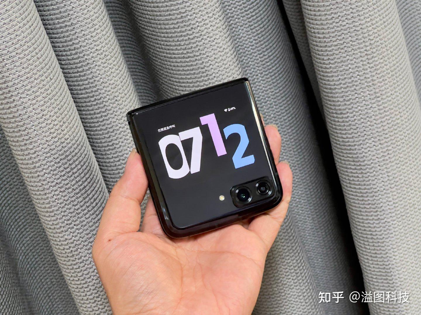 全方位升级的翻盖折叠屏旗舰手机 moto razr 2022款上手体验 - 知乎