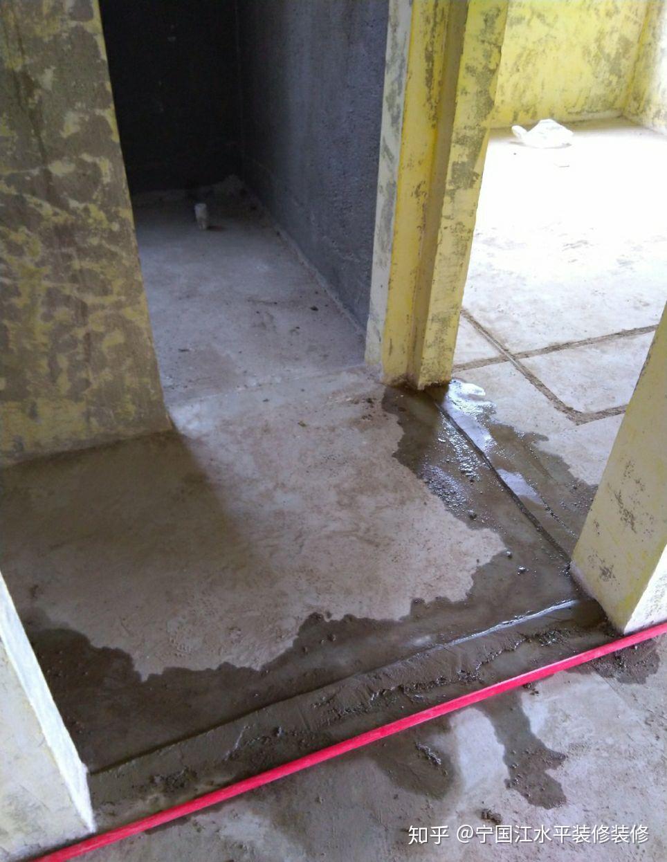 瓷砖填缝打饱满填实4,门槛石铺贴后再刷一遍堵漏王3,没有高度差止水墩