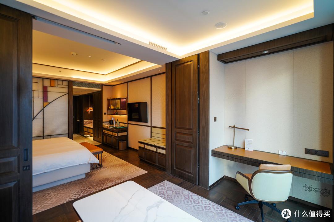 渐入纸醉金迷:上海前滩香格里拉大酒店 豪华阁行政大床房入住体验