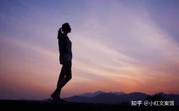 很伤感很现实的短句(句句现实扎心的伤感文案短句)