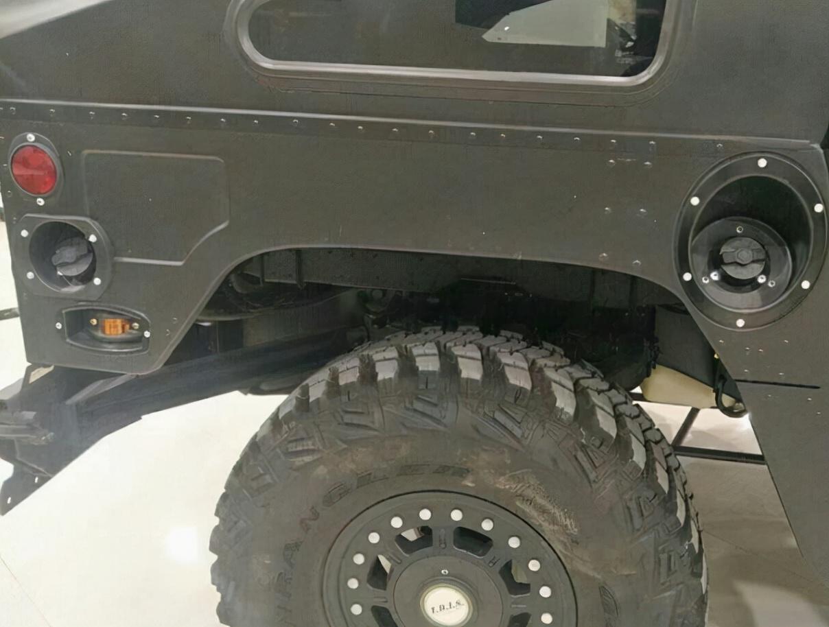 HUMMER EV首台车型正式下线，网友称：不是那个味道！ - 知乎