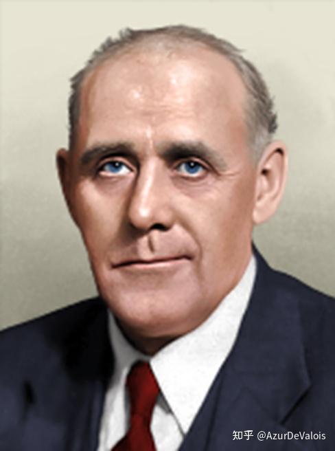 一战后,劳埃德回国,并于1919年7月16日升任澳大利亚野战炮兵督察,同年