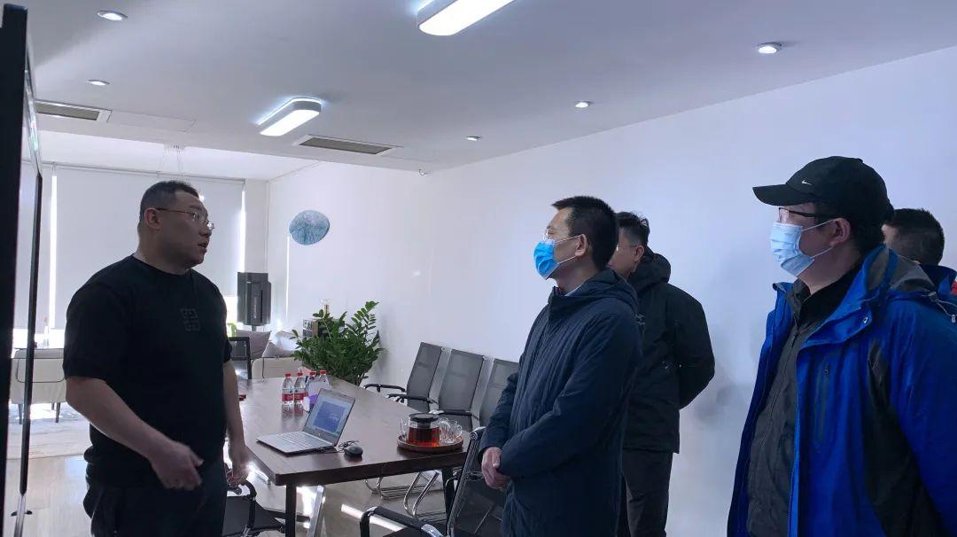 北京市朝阳区建外街道办事处书记周建立,主任林琳,副主任李明等一行人