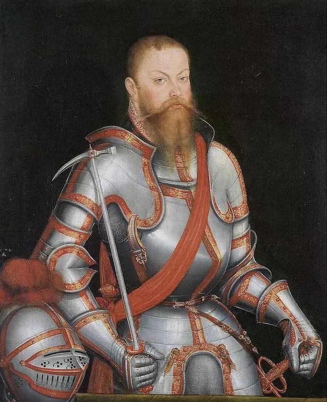 盔甲武士的噩梦,凿穿头盖骨和板甲跟玩儿一样的武器——战锤