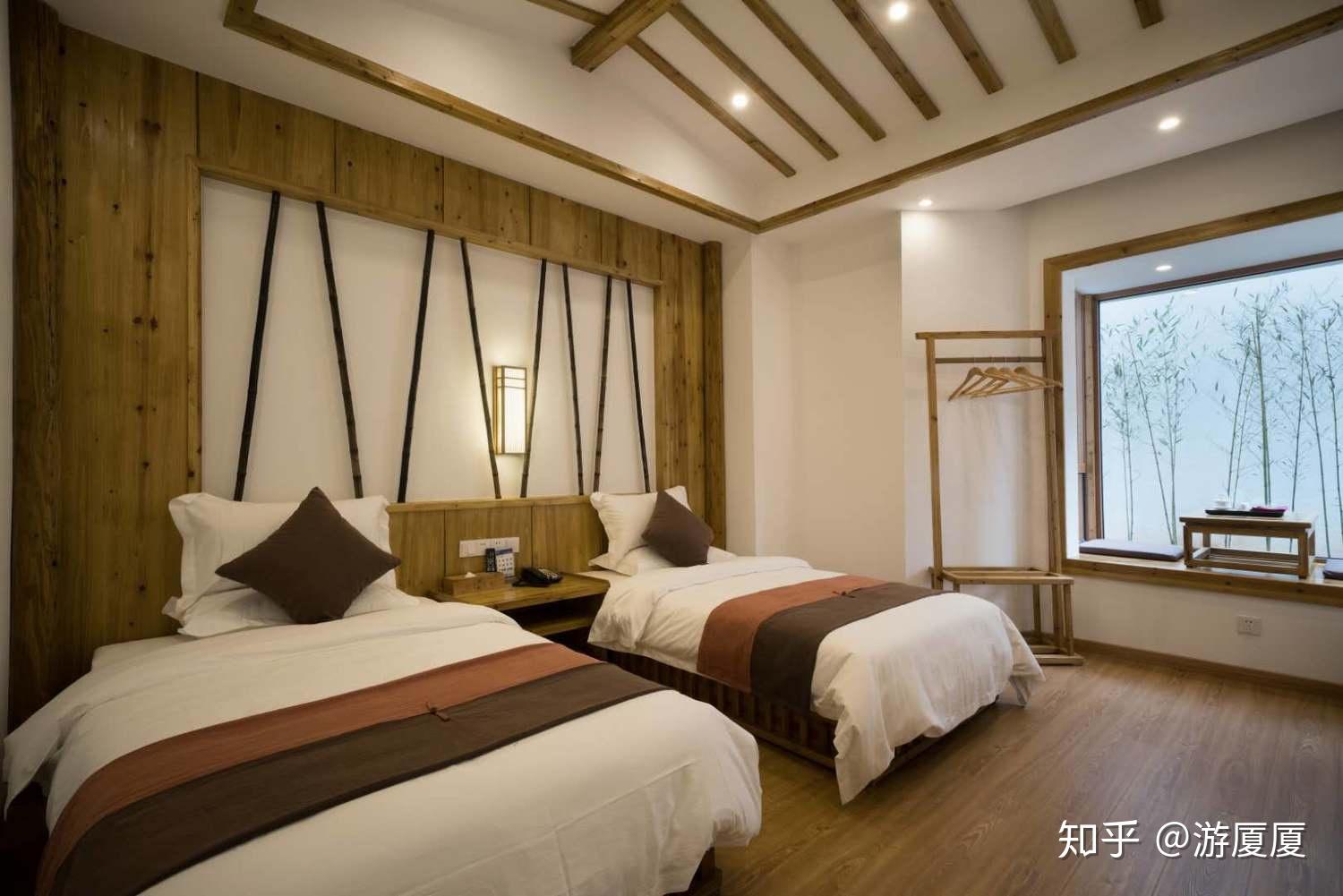 武夷山主景区包括:天游峰,一线天,虎啸岩,武夷宫,大红袍,水帘洞几大