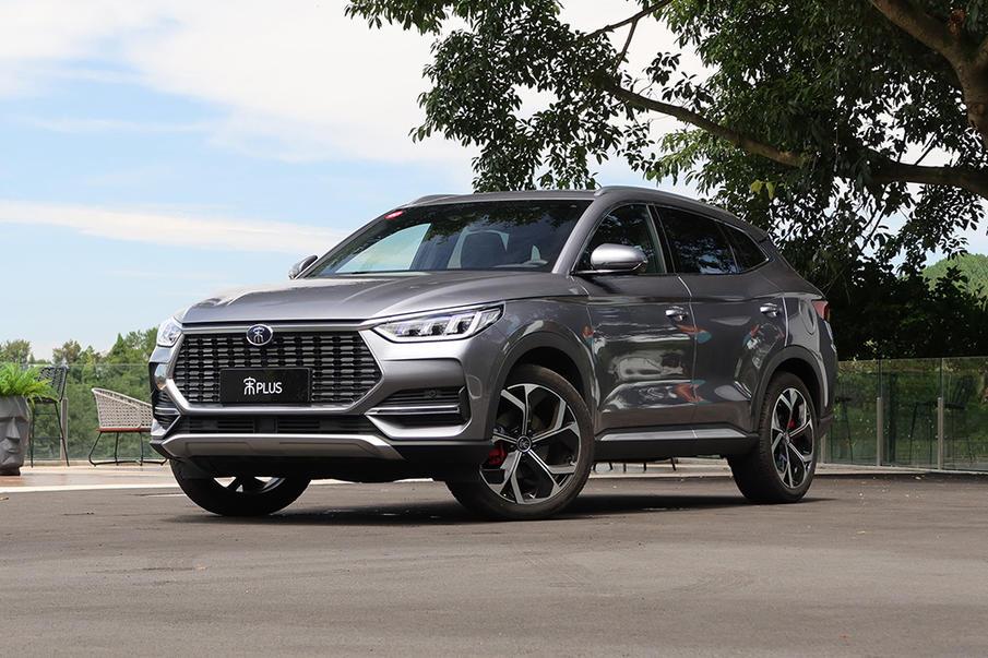 比亚迪宋plus燃油版正式上市搭载15t7dct售价1158万元起