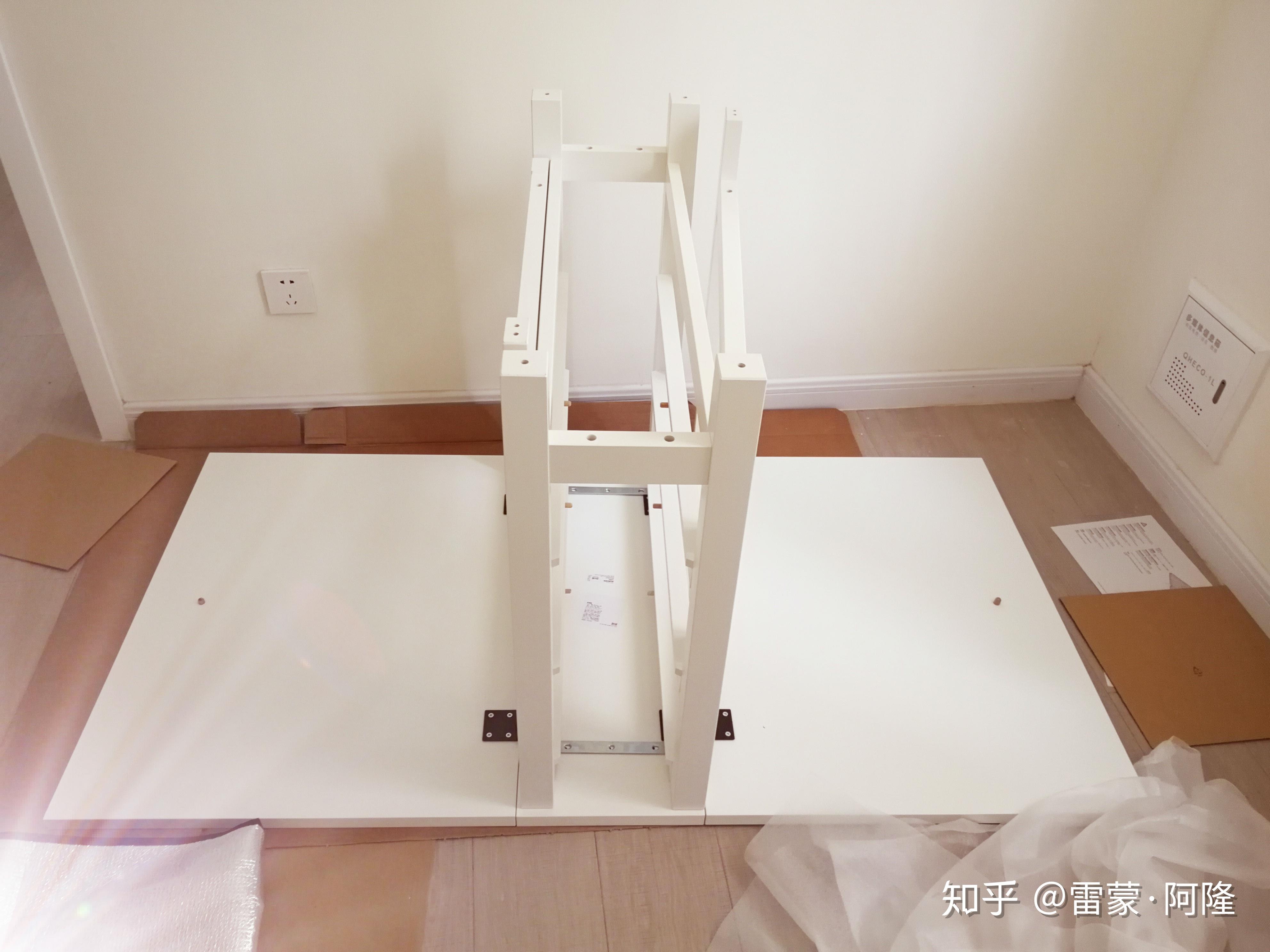 思索一套宜家折叠餐桌的组装